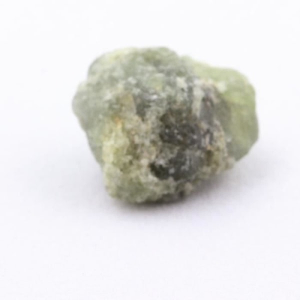 Stenar och mineraler. Peridot. 7 125 cent. Almklovdalen, Vanylven, Norge.