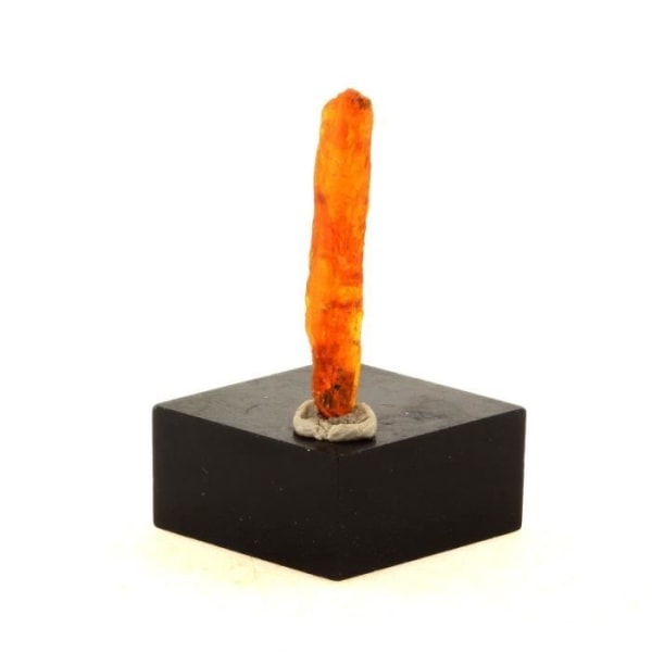 Sten og mineraler. Orange kyanit. 3,19 ct. Sangulungulu Hill, Loliondo, Tanzania.