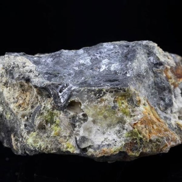 Sten og mineraler. Stolzite + Galena. 680,5 øre. Saint Lucia, Occitanie, Frankrig..