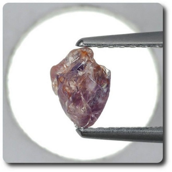 Sten og mineraler. 0,85 karat SAPPHIRE CRYSTAL Madagaskar.