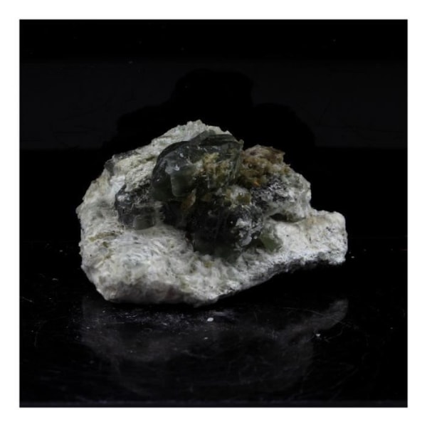 Stenar och mineraler. Prehnite. 54,0 ct. Saint Christophe en Oisans, Isere, Frankrike.