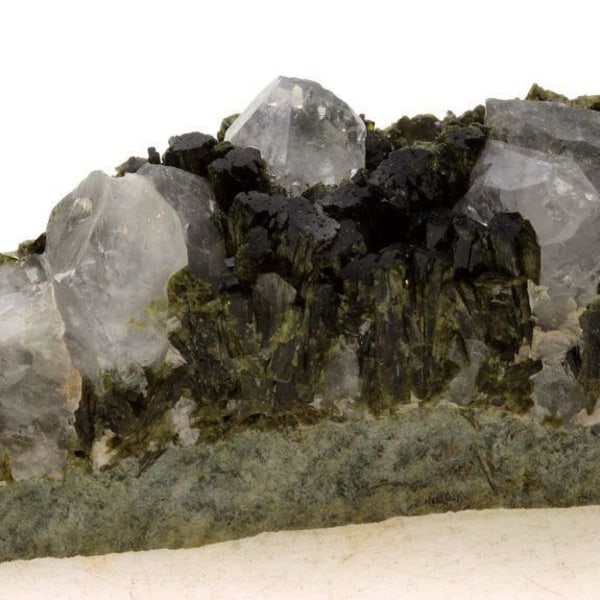 Sten og mineraler. Kvarts + Epidot. 772,0 ct. Saint-Véran, Hautes-Alpes, Frankrig.