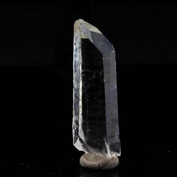 Sten og mineraler. Kvarts. 26,97 ct. La Gardette-minen, Bourg d'Oisans, Isère, Frankrig.