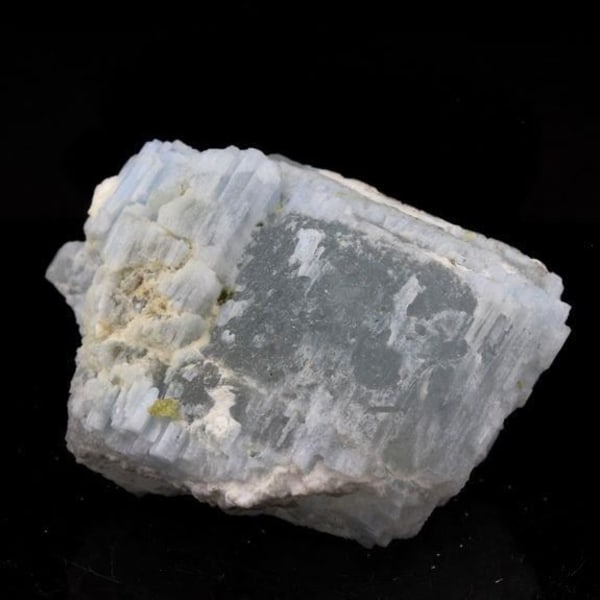Stenar och mineraler. Alkali-beryl + turmalin. 136,0 cent. Deo Darrah, Badakhshan, Afghanistan.