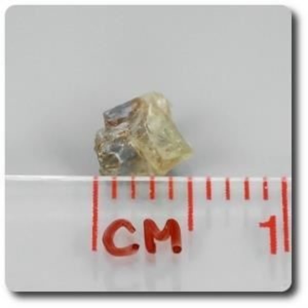 Stenar och mineraler. 0,77 karat SAPPHIRE CRYSTAL Madagaskar.