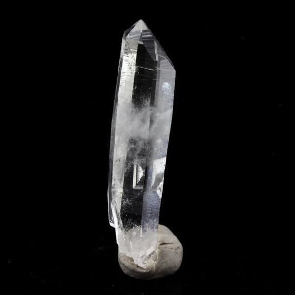 Stenar och mineraler. Kvarts. 7,87 ct. La Gardette-gruvan, Bourg d'Oisans, Isère, Frankrike.