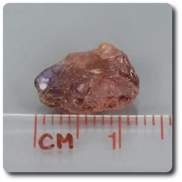 Sten og mineraler. 4,73 karat SAPPHIRE CRYSTAL Madagaskar.