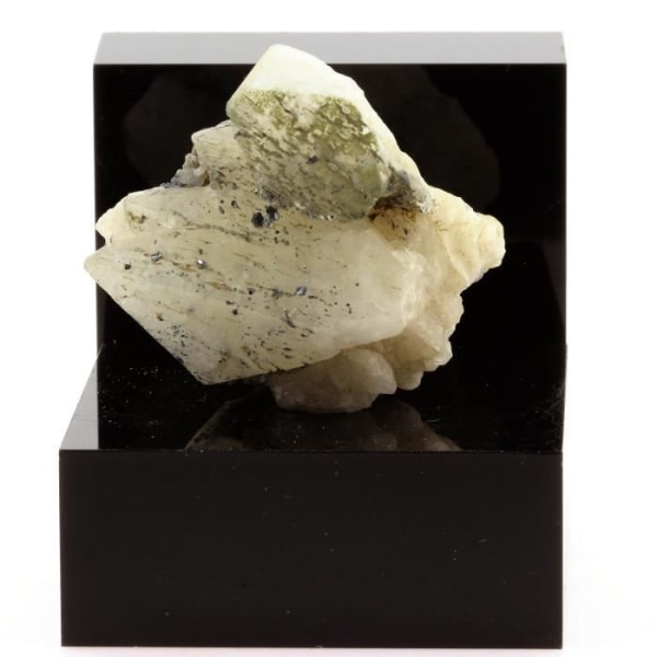 Sten og mineraler. Adular (Orthoclase). 200,5 ct. Lucendro-dalen, Ticino, Schweiz.