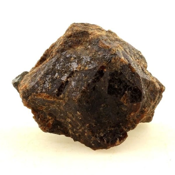 Stenar och mineraler. Grossular Granat-Andradite. 180,0 ct. Pyrénées-Orientales, Frankrike..