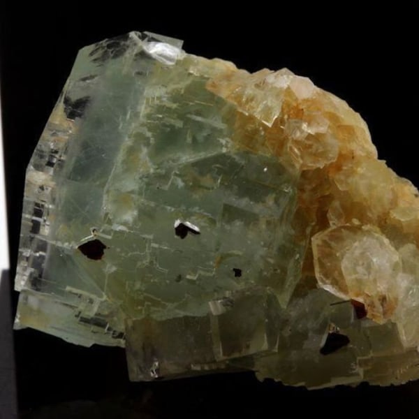 Sten og mineraler. Fluorit. 83,9 øre. Pratclaux, Langeac, Haute-Loire, Frankrig. Sjælden.