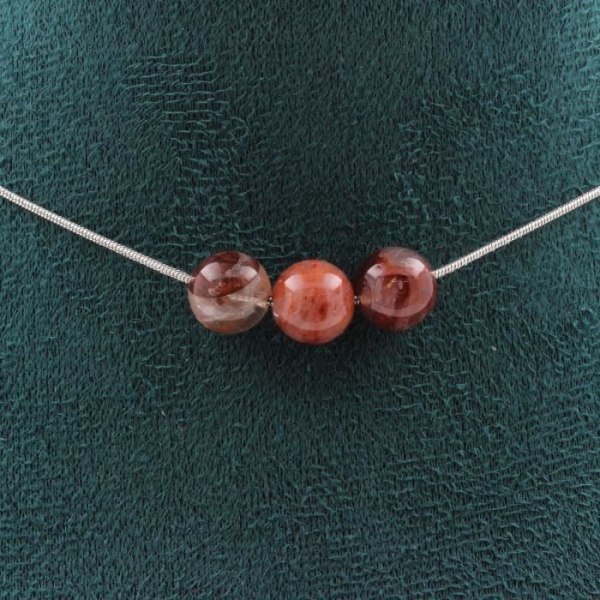 Stenar och mineraler. Halsband 3 hematoida kvartspärlor från Madagaskar 8 mm Stålkedja Halsband för kvinnor, män. Anpassad storlek