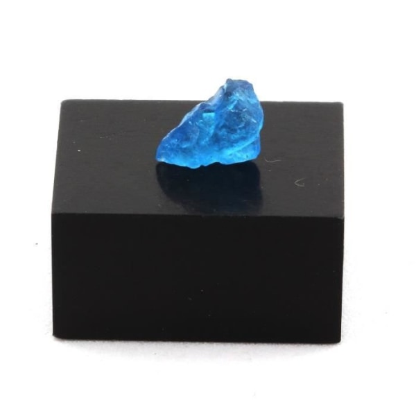 Stenar och mineraler. Neonblå apatit. 1,02 cent. Betroka, Anosy, Madagaskar.