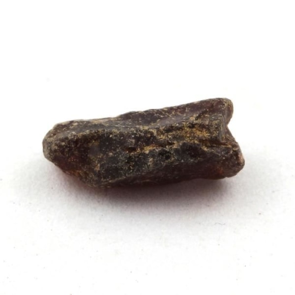 Stenar och mineraler. Rhodolit granat. 3,31 cent. Lokiriama, Lodwar, Kenya.
