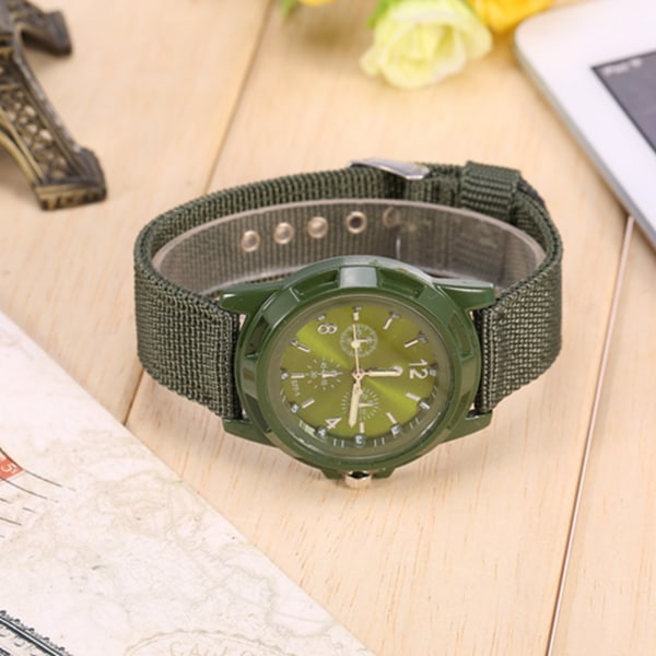 Elektronisk analog watch Rund Nylon Armband Militär Armbandsur (Army Green)-+
