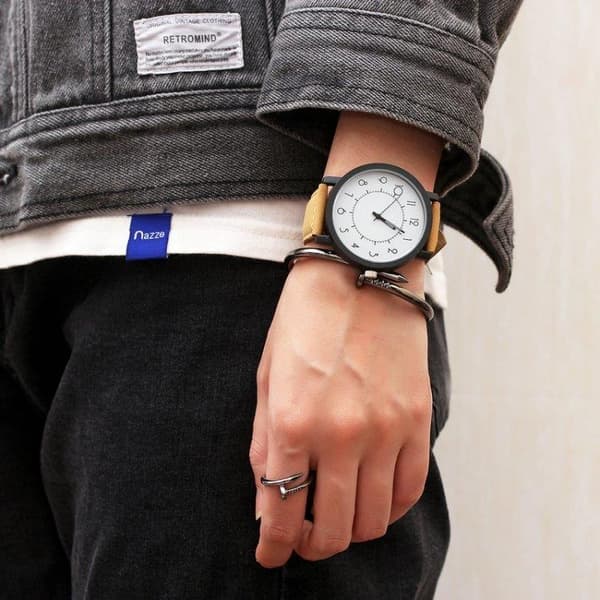 Armbåndsur med kunstlæderrem - hvid/beige