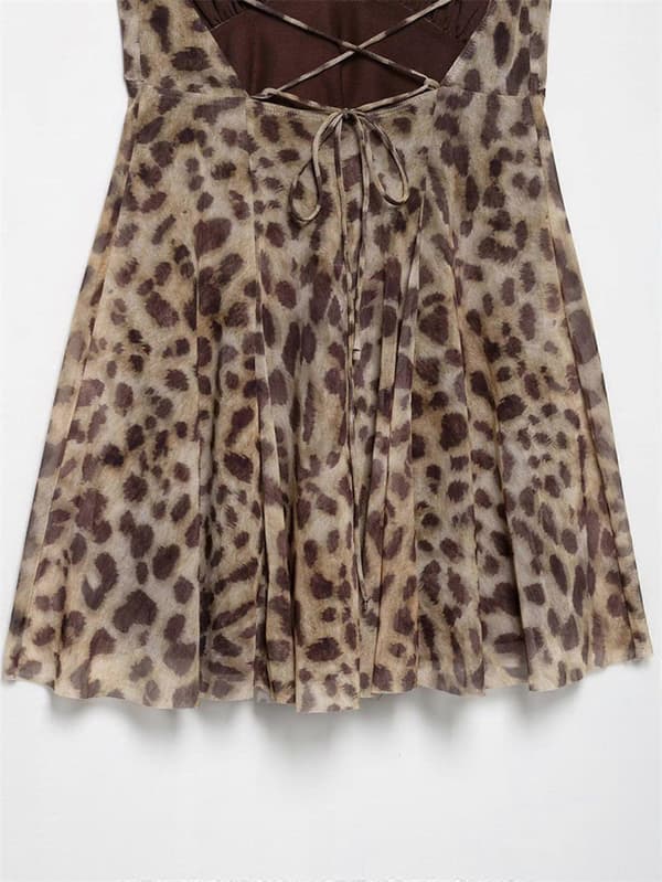 Damklänning med tryck - Rygglös underklänning med draperad detalj, Festklänningar med leopardmönster M Leopard print M
