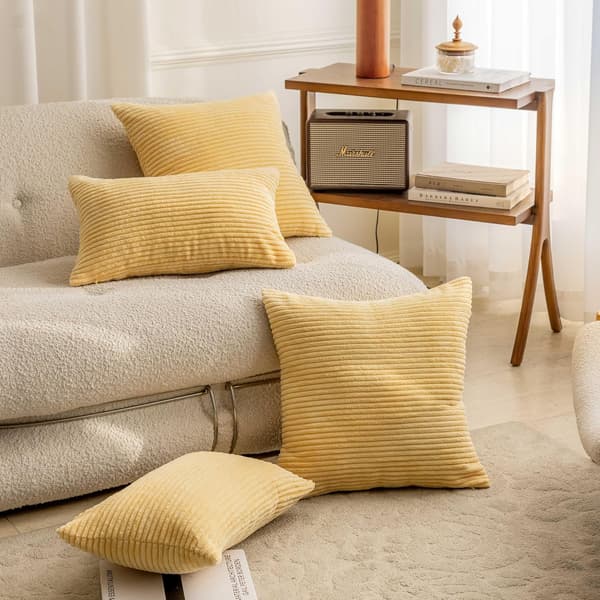 (Citrongul) Kuddset med 2 kuddfodral i sammet 45x45