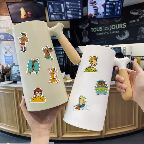 200 sarjakuvakomediaelokuvaa Scooby Doodle -tarroja vedenpitävä mopsi