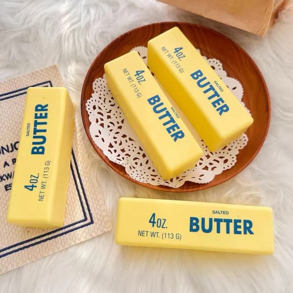 Smørbar Form Langsomt Stigende Klemmelegetøj til Sensorisk Håndleg Medium 21 cm Butter Stick