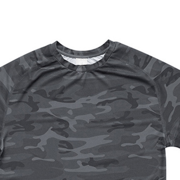 Sportshirt til mænd - Hudvenlig, Hurtigtørrende, Åndbar, Komfortabel Rundhals T-shirt til Løb, Yoga, Sort Camouflage XL