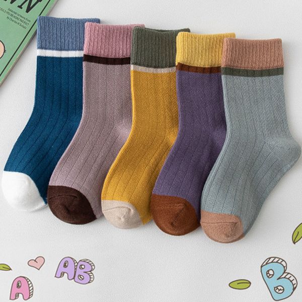 5 Par Barnstrumpor i Mjuk Bomull, Söta Färgblock, Andningsbara, Mid-Calf, Kuddade Crew-Strumpor för Pojkar och Flickor, Passar för 3-5 År
