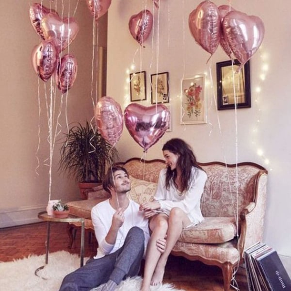 Ruusukultainen sydänilmapallokimppu romanttiseen ystävänpäivään, kihlaukseen ja hääkoristukseen