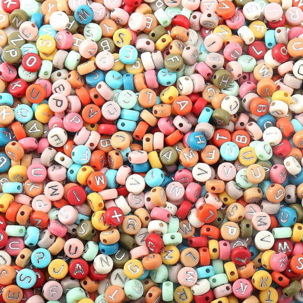 1000 kpl värikkäitä aakkosten kirjainhelmiä tee-se-itse-rannekorun ja lasten korujen valmistukseen