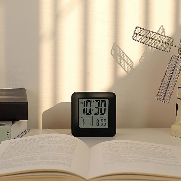 Bärbar LCD-väckarklocka med datumvisning och nattljus