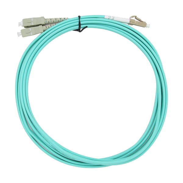 Optisk kabel multimod dubbelkärnig LC/UPC SC/UPC optisk fiber för dataöverföring.