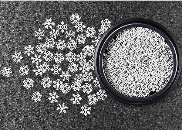 1 boks med 3 stiler julepynt snøfnugg negl glitter hvitt