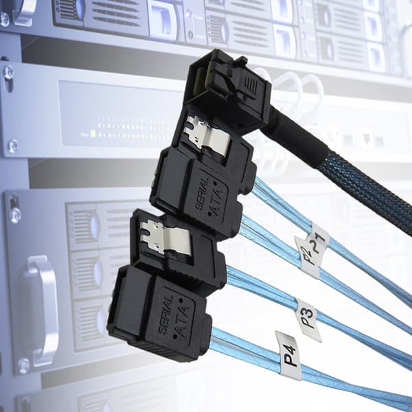 Mini SAS Gränssnitt HD 36P SFF-8643 till SATA 7Pinx4 Kontakt Formsprutad Hårddiskkabel