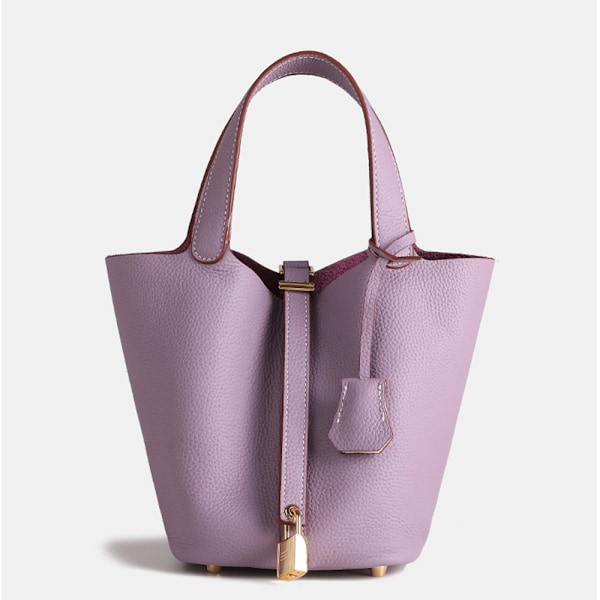 Stor Rummelig Lyslilla Læder Spandtaske med Lychee Design Perfekt til Daglig Brug Light purple