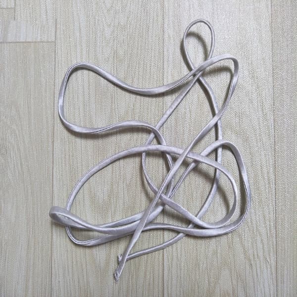 Satinband justerbar korsettbaksida, blekt vit Bleached White
