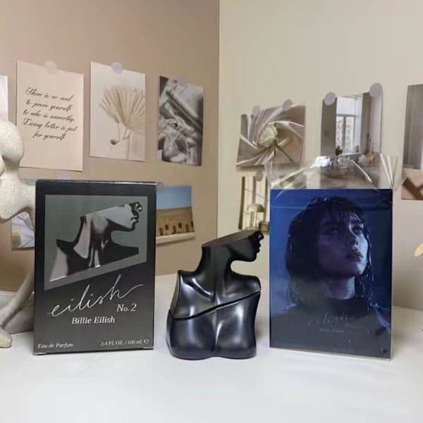 Eilish Eau de Parfum 100ml Spray til henne rød 100ml red 100ml