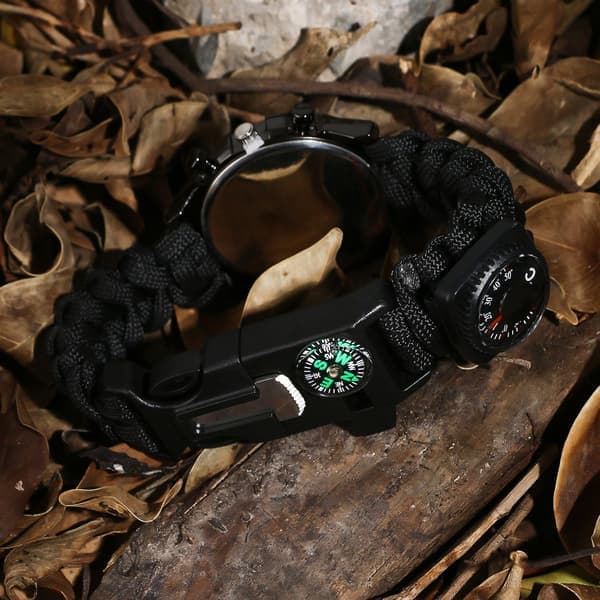 Paracord overlevelsesarmbånd med bjelle/fløyte/lighter/skraper/kompass og termometer, 6-i-1 multifunksjonelt