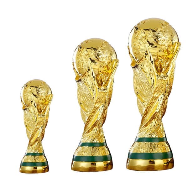 Stor guld fodboldtrofæ-replika Qatar 2022, 21 cm 21cm