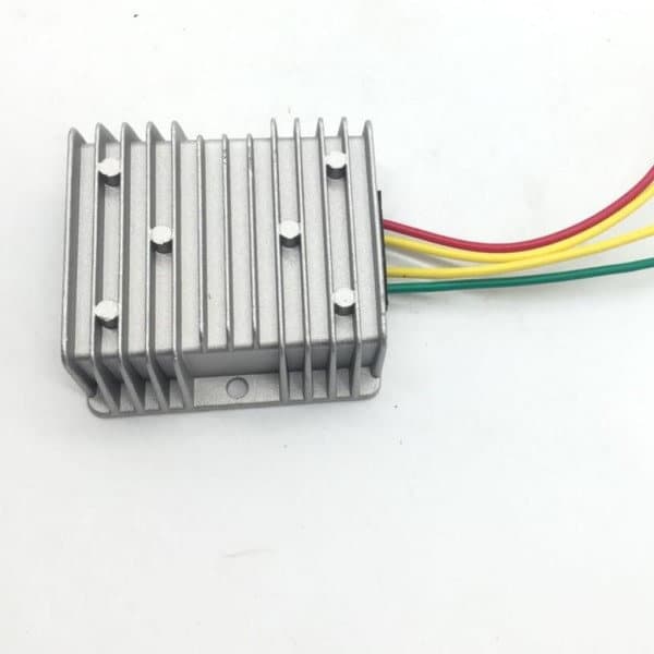 8-40V - 12V 6A DC Jännitteenvakain 72W Säätömoduuli