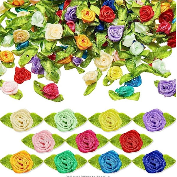 Ribbon Roses konstgjorda tygblommor och gröna blad