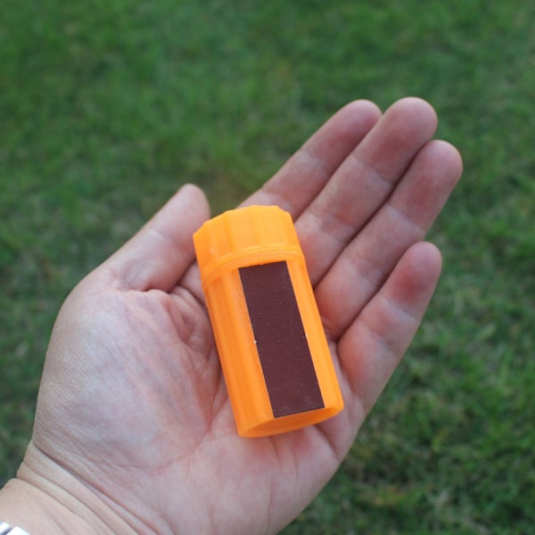 2x Utomhus vattentät Emergency Survival Lighter Kit Gear Storm one size