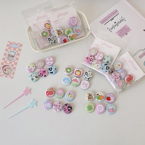 6 st Retro Mini Tecknad Knapp Badge Ryggsäck Pennfodral DIY De A2