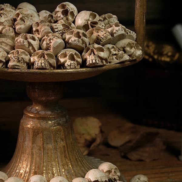 20 stk. gotiske hodeskalleskulpturer, samleobjekt, Halloween-dekorasjon A