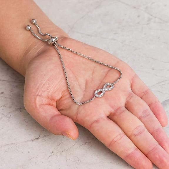 Silverpläterat oändligt vänskapsarmband, Zircondia® kristall.