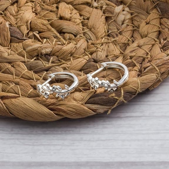 Silverpläterade lövörhängen, Zircondia® kristall.