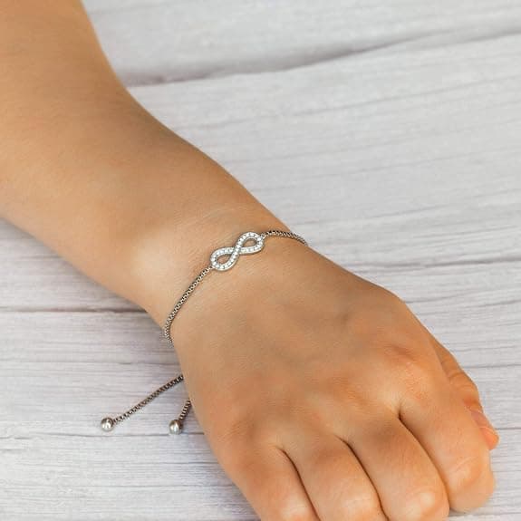 Silverpläterat oändligt vänskapsarmband, Zircondia® kristall.