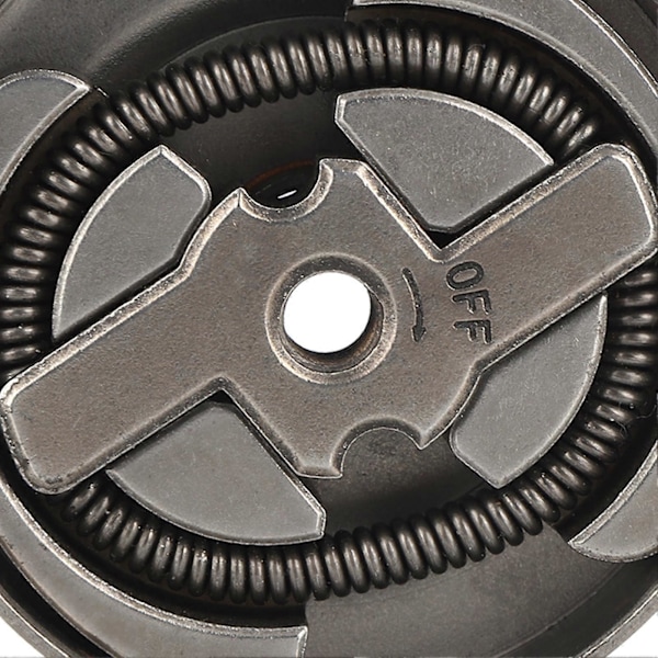Ketjusahan kytkinlaakerikokoonpanon vaihto HUSQVARNA 235 E 240 136 137 141 142 36 41 -sahoihin