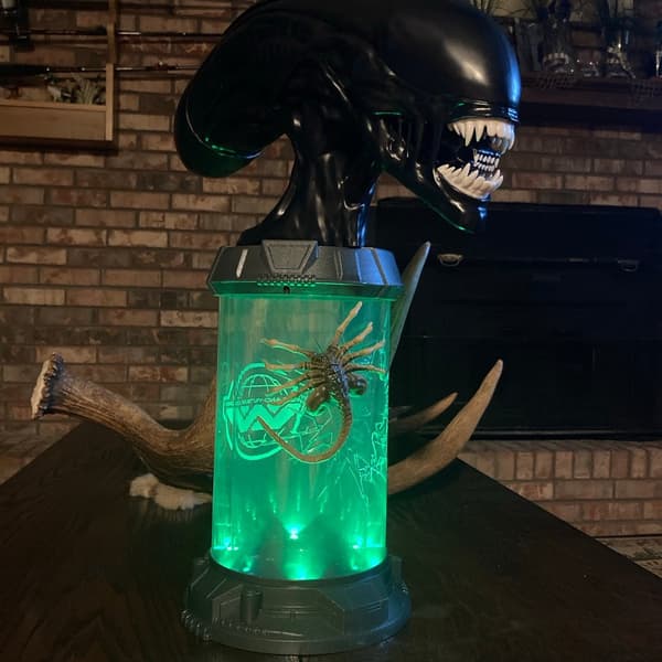 Ny Alien LED Vanntankpynt - Gotisk Alien Skrivebordsdekorasjon for Hjemmet