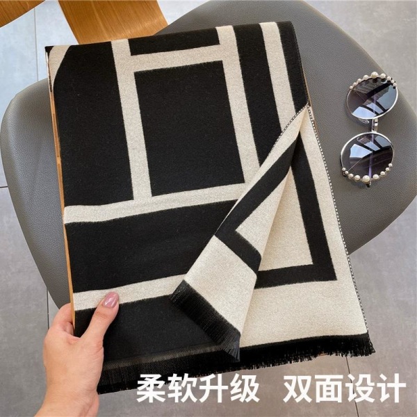 Ull kashmir svart scarf för flickor höst och vinter 2023 ny mångsidig koreansk stil high-end sjal dubbel användning halsduk black rice color matching 65*190cm