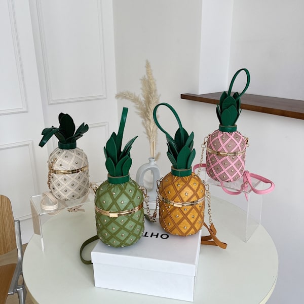 Damväska 2023 Mode Söt Ananas Design Axelväska Originalitet Design Damer Crossbody-väska Metallkedja Handväska Beige