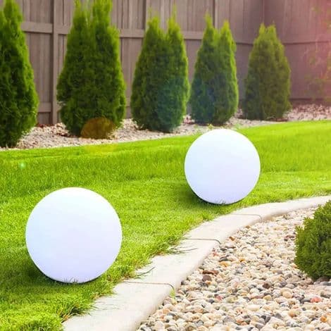 4 LED-lysende poolbolde