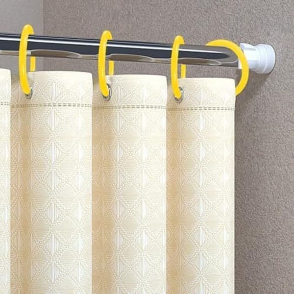 40x4mm Pakke med 24 badeforhængsringe. Plast. C-formet. Passer til de fleste badeforhæng. Gul